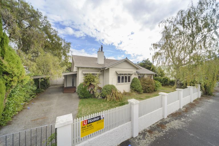 Photo of property in 4 Summerhays Street, Terrace End, Palmerston North, 4410