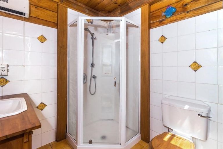 Photo of property in 850 Tukairangi Road, Acacia Bay, Taupo, 3385