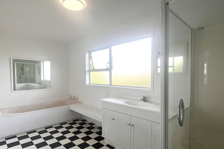 Photo of property in 10 Wiseley Road, Hobsonville, Auckland, 0618