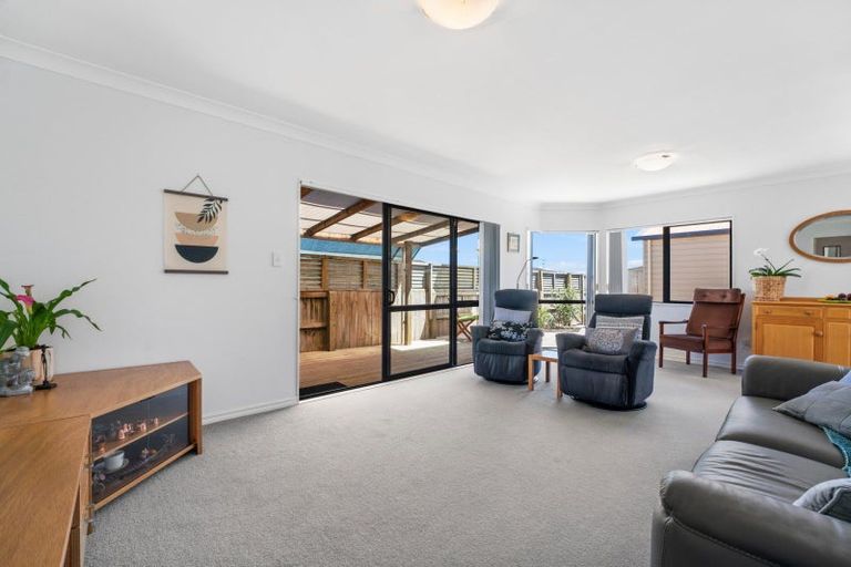 Photo of property in 160 Evans Road, Papamoa Beach, Papamoa, 3118