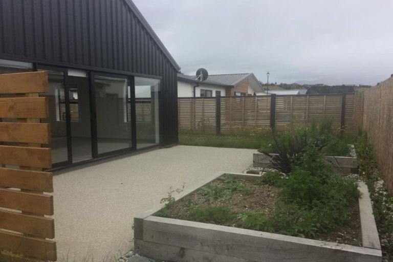 Photo of property in 46 Marbleleaf Lane, Albert Town, Wanaka, 9305