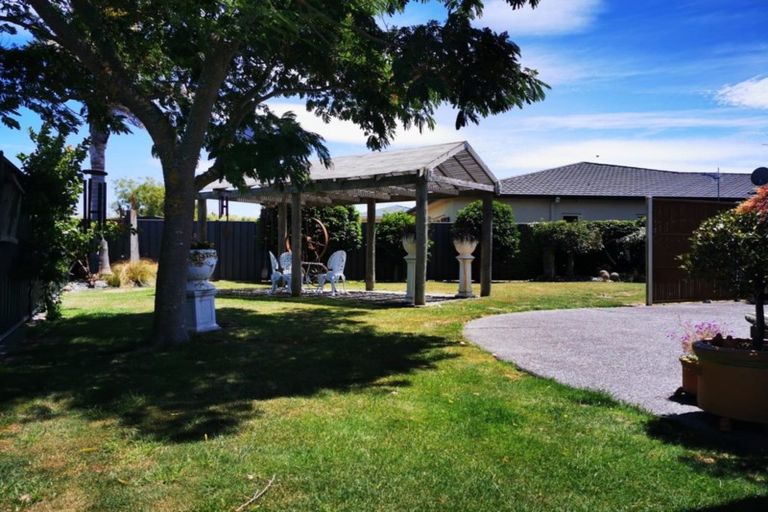 Photo of property in Heynes Place, 16 Heynes Place, Clive, 4102