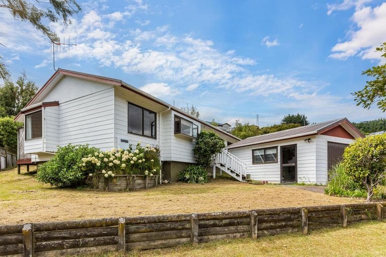 Photo of property in 47 Albatross Close, Whitby, Porirua, 5024