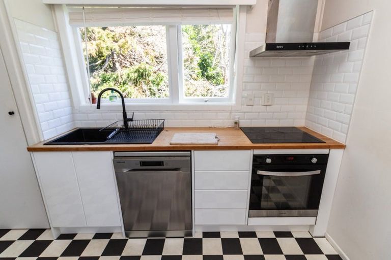 Photo of property in 11 Waiapu Road, Kelburn, Wellington, 6012