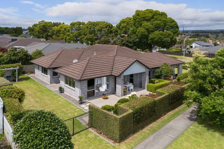Photo of property in 60 Kayelene Place, Omokoroa, 3114