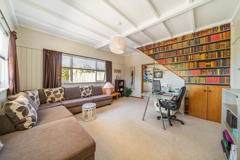 Photo of property in 28 Taupo Crescent, Plimmerton, Porirua, 5026