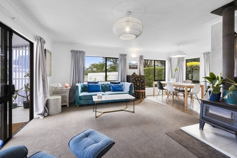 Photo of property in 17 Kipling Drive, Whalers Gate, New Plymouth, 4310