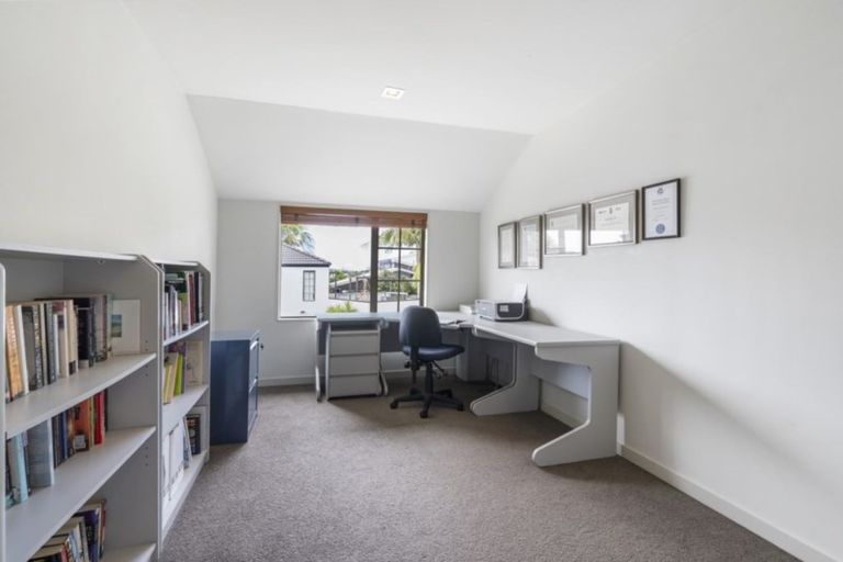 Photo of property in 68 Saddleback Rise, Murrays Bay, Auckland, 0630