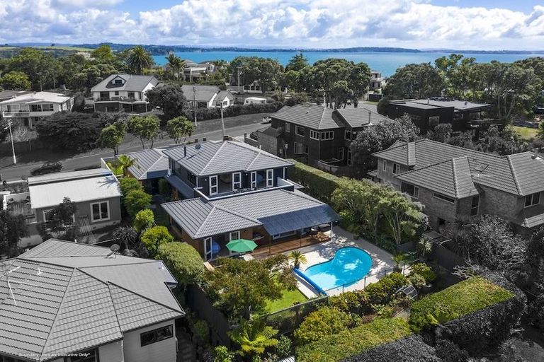 Photo of property in 45 Auld Street, Torbay, Auckland, 0630