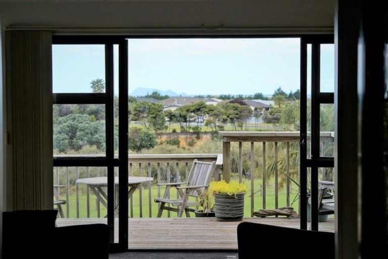 Photo of property in 17 Seaview Road, Ruakaka, 0116