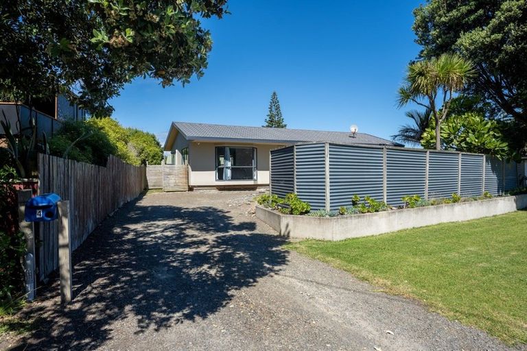 Photo of property in 4 The Avenue, Otaki Beach, Otaki, 5512