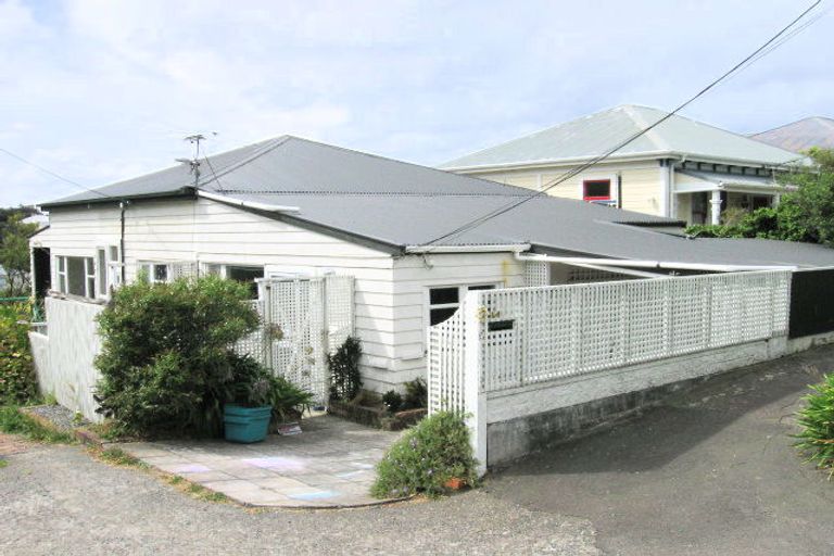 Photo of property in 14 Seine Street, Island Bay, Wellington, 6023