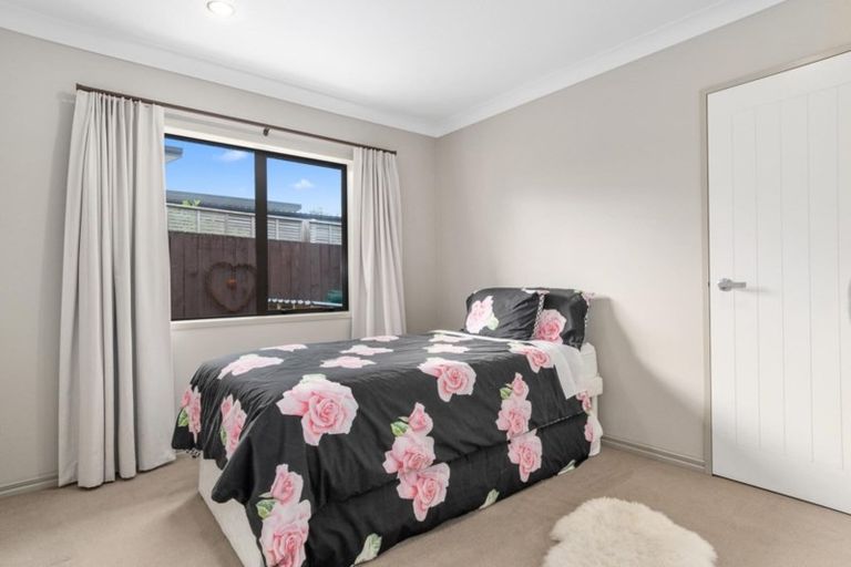 Photo of property in 2 Crater Close, Pyes Pa, Tauranga, 3112