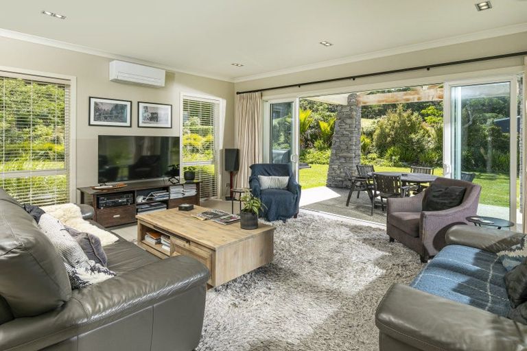 Photo of property in 263 Whitehills Road, Waitoki, Silverdale, 0994