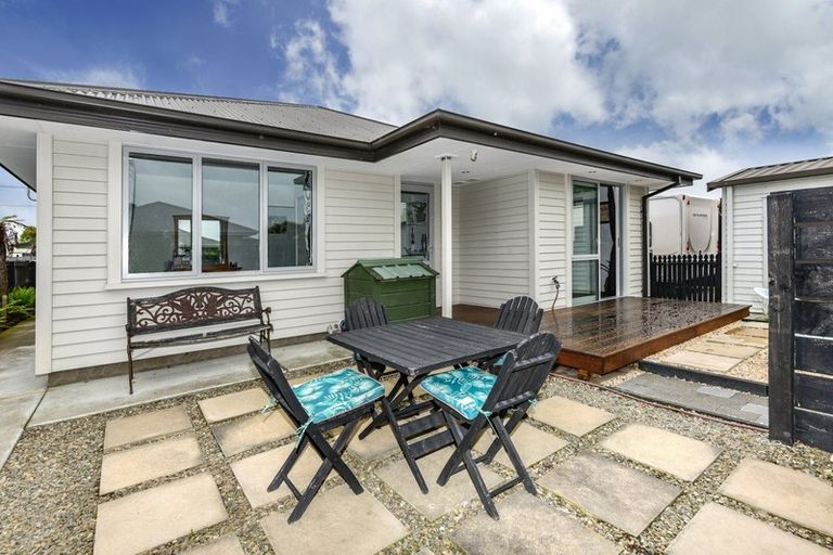 Photo of property in 175 Keyes Road, New Brighton, Christchurch, 8083