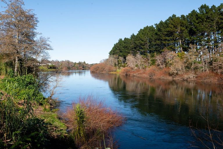Photo of property in 2221 River Road, Horsham Downs, Hamilton, 3281