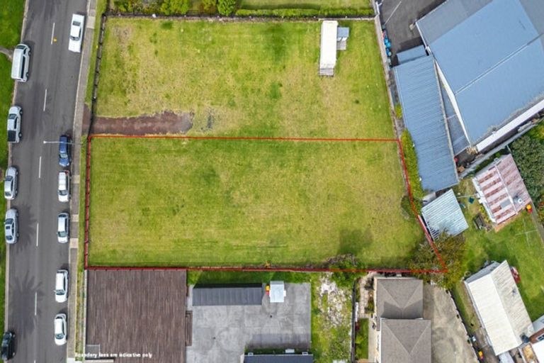 Photo of property in 17 The Esplanade, Whitianga, 3510