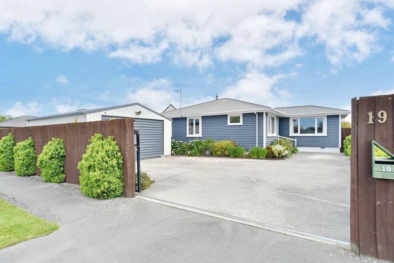 Photo of property in 19 Buckleys Road, Rangiora, 7400