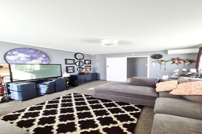 Photo of property in 35 Ross Crescent, Fairfield, Hamilton, 3214