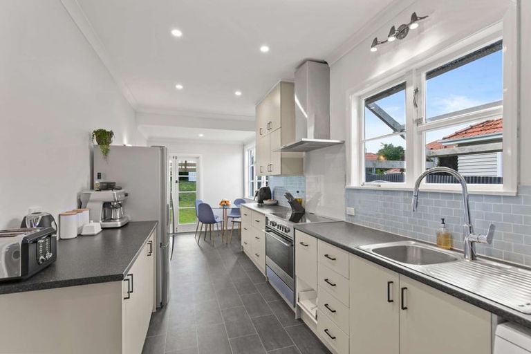 Photo of property in 110 Gonville Avenue, Gonville, Whanganui, 4501