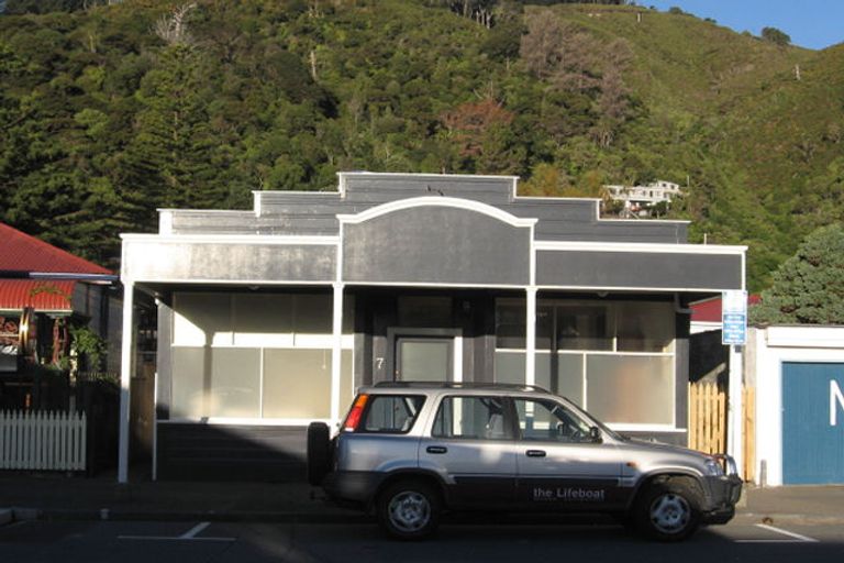 Photo of property in 7 Oroua Street, Eastbourne, Lower Hutt, 5013