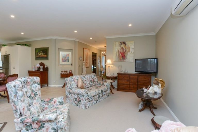 Photo of property in Heynes Place, 16 Heynes Place, Clive, 4102