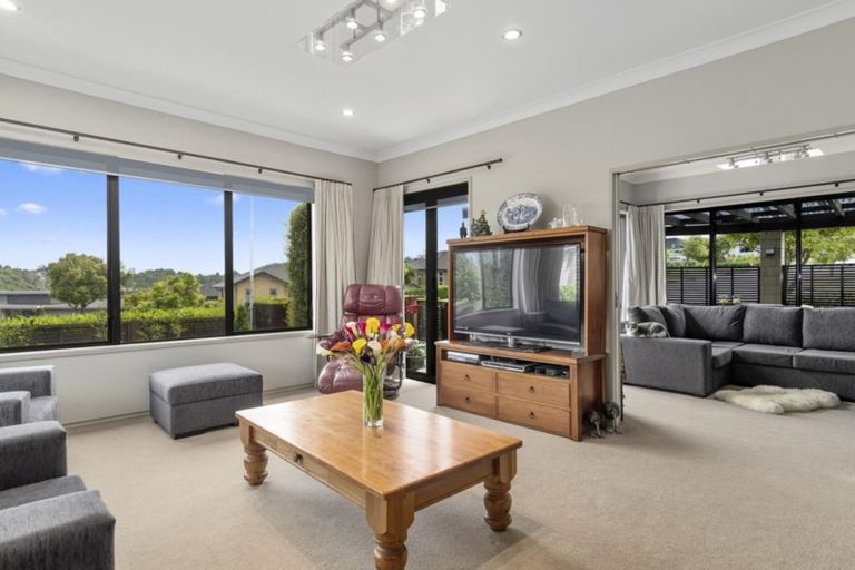 Photo of property in 2 Crater Close, Pyes Pa, Tauranga, 3112