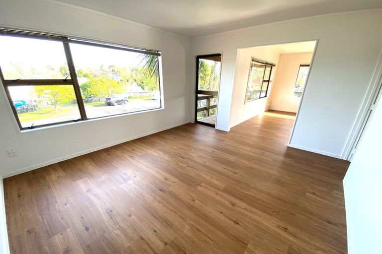 Photo of property in 11 Birman Close, Half Moon Bay, Auckland, 2012