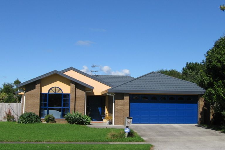 Photo of property in 21 Harbour View Road, Te Atatu Peninsula, Auckland, 0610