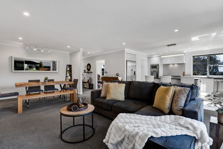 Photo of property in 25 Fernbrook Drive, Hurworth, New Plymouth, 4310