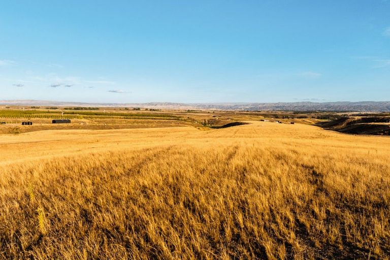 Photo of property in 35 Kordia Way, Waikerikeri, 9391