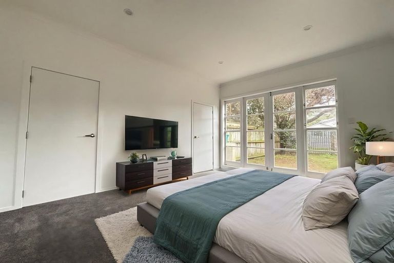 Photo of property in 1/190 The Parade, Island Bay, Wellington, 6023