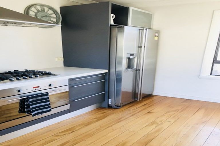 Photo of property in 6 Curletts Road, Sockburn, Christchurch, 8042