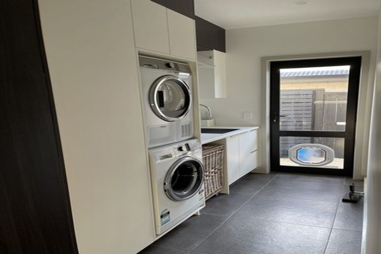 Photo of property in 2 Harrison Close, Cambridge, 3434