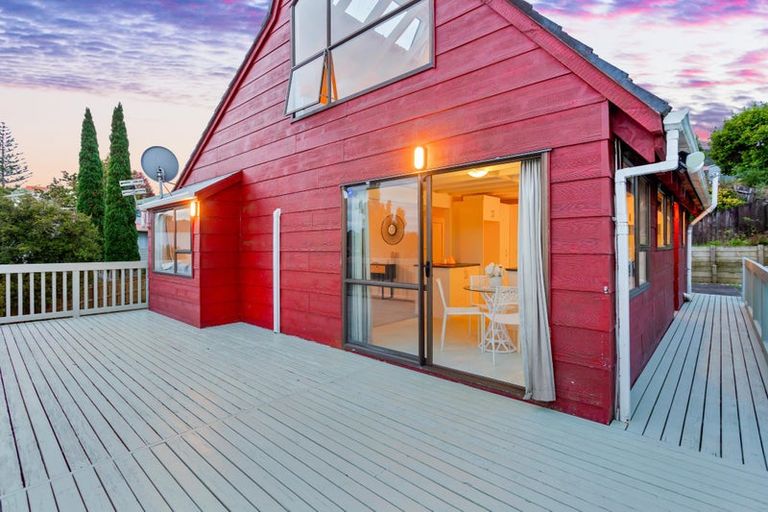 Photo of property in 42 Glenbervie Crescent, Massey, Auckland, 0614