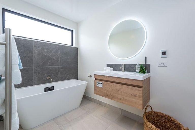 Photo of property in 2/10 Bishop Street, St Albans, Christchurch, 8014