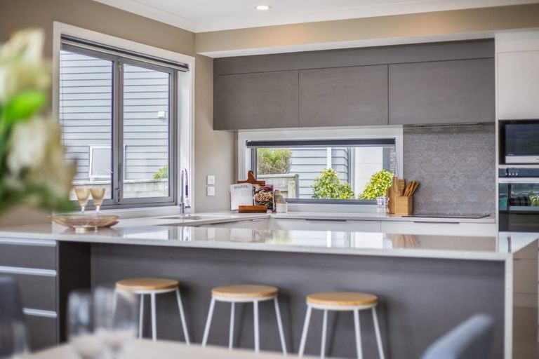 Photo of property in 15 Sue Dow Lane, Aotea, Porirua, 5024