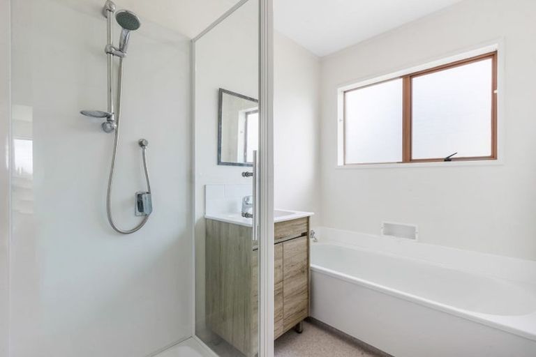 Photo of property in 2/26 Cromdale Avenue, Highland Park, Auckland, 2010