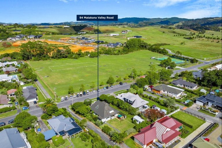 Photo of property in 94 Matakana Valley Road, Matakana, Warkworth, 0985