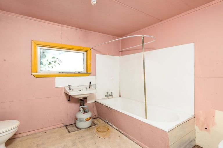 Photo of property in 3 Caernarvon Street, Waimate, 7924