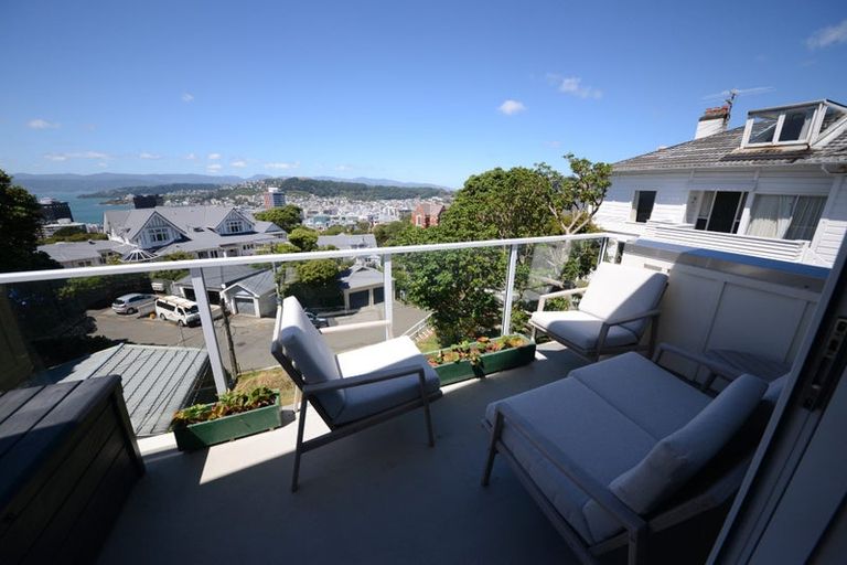 Photo of property in 34 Rawhiti Terrace, Kelburn, Wellington, 6012