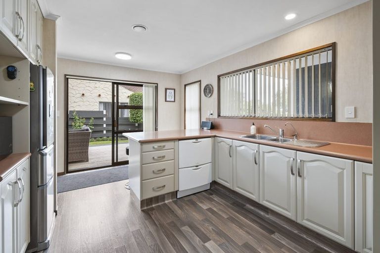 Photo of property in 27 Humphries Place, Awapuni, Palmerston North, 4412