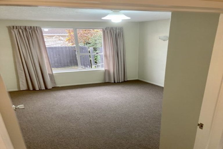 Photo of property in 2/50 Chipping Lane, Redwood, Christchurch, 8051