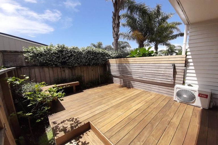 Photo of property in 4/50 Ocean View Road, Northcote, Auckland, 0627