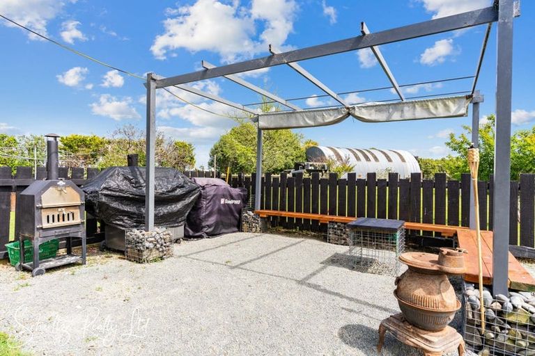 Photo of property in 4 Horniblow Road, Matakohe, 0594