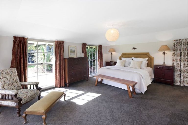 Photo of property in 180 Fendalton Road, Fendalton, Christchurch, 8052