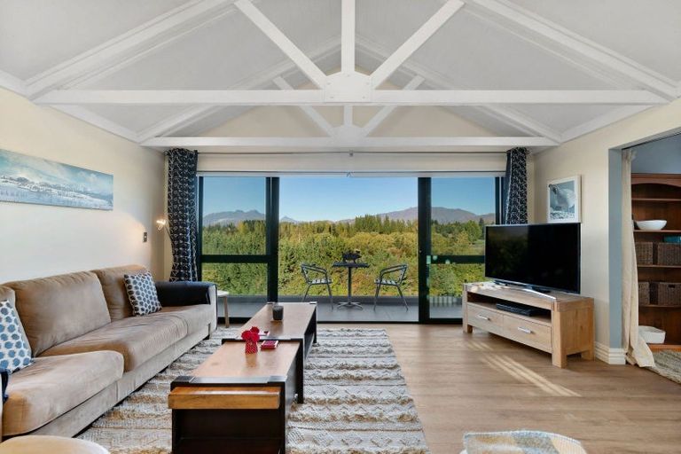 Photo of property in 11 Cotter Avenue, Arrowtown, 9302