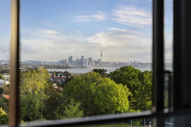 Photo of property in Frank Sargeson Apts, 308/74 Anzac Street, Takapuna, Auckland, 0622