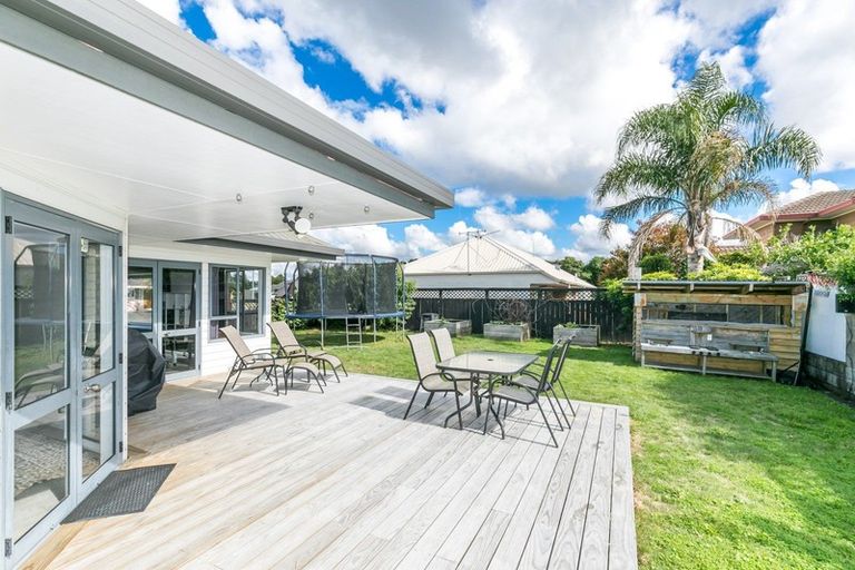 Photo of property in 2 Dallinger Street, St Andrews, Hamilton, 3200