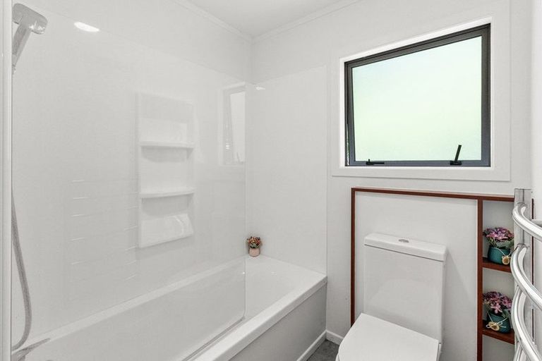 Photo of property in 31 Beaumont Crescent, Frankleigh Park, New Plymouth, 4310